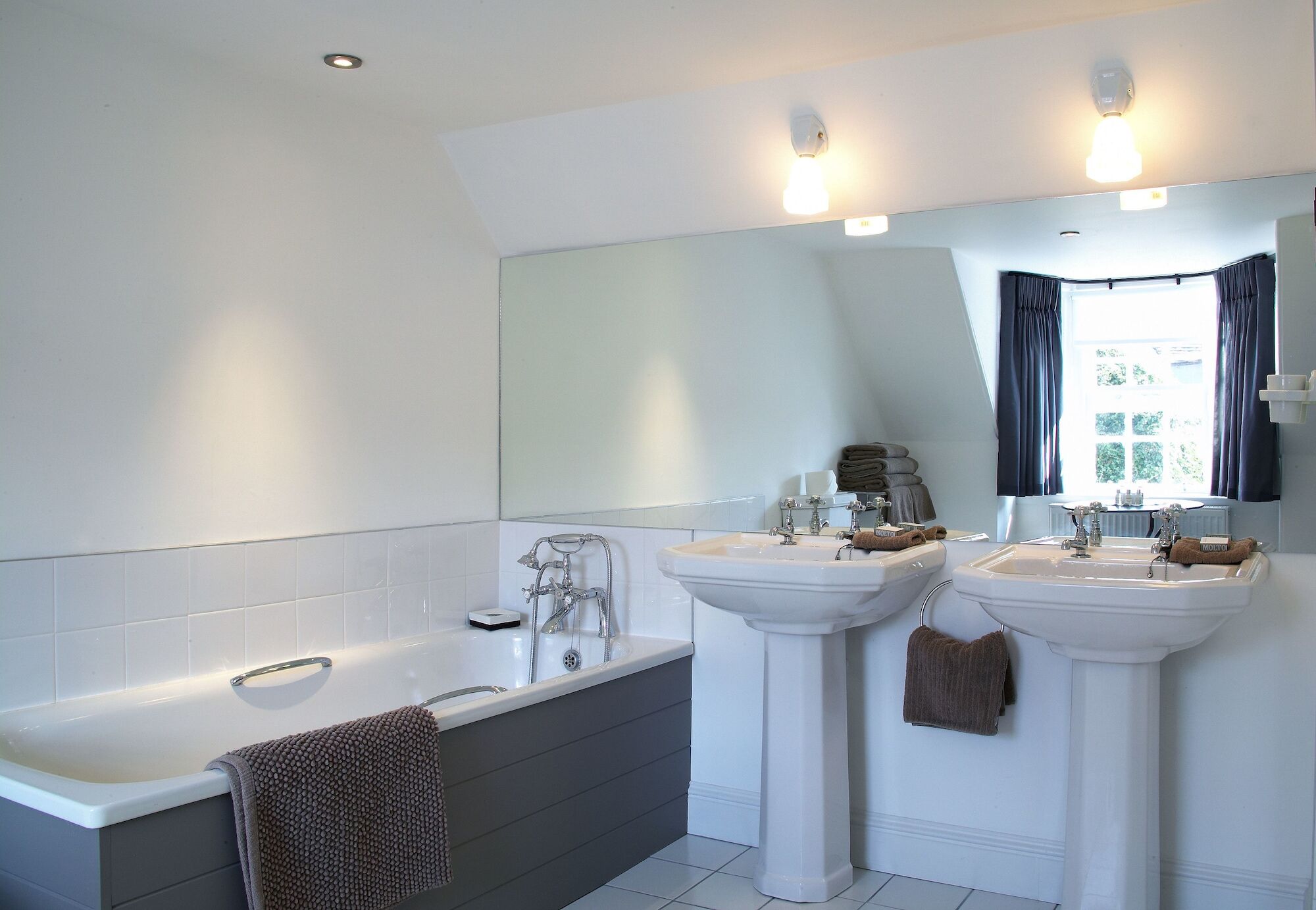 Melville House Comrie Bagian luar foto
